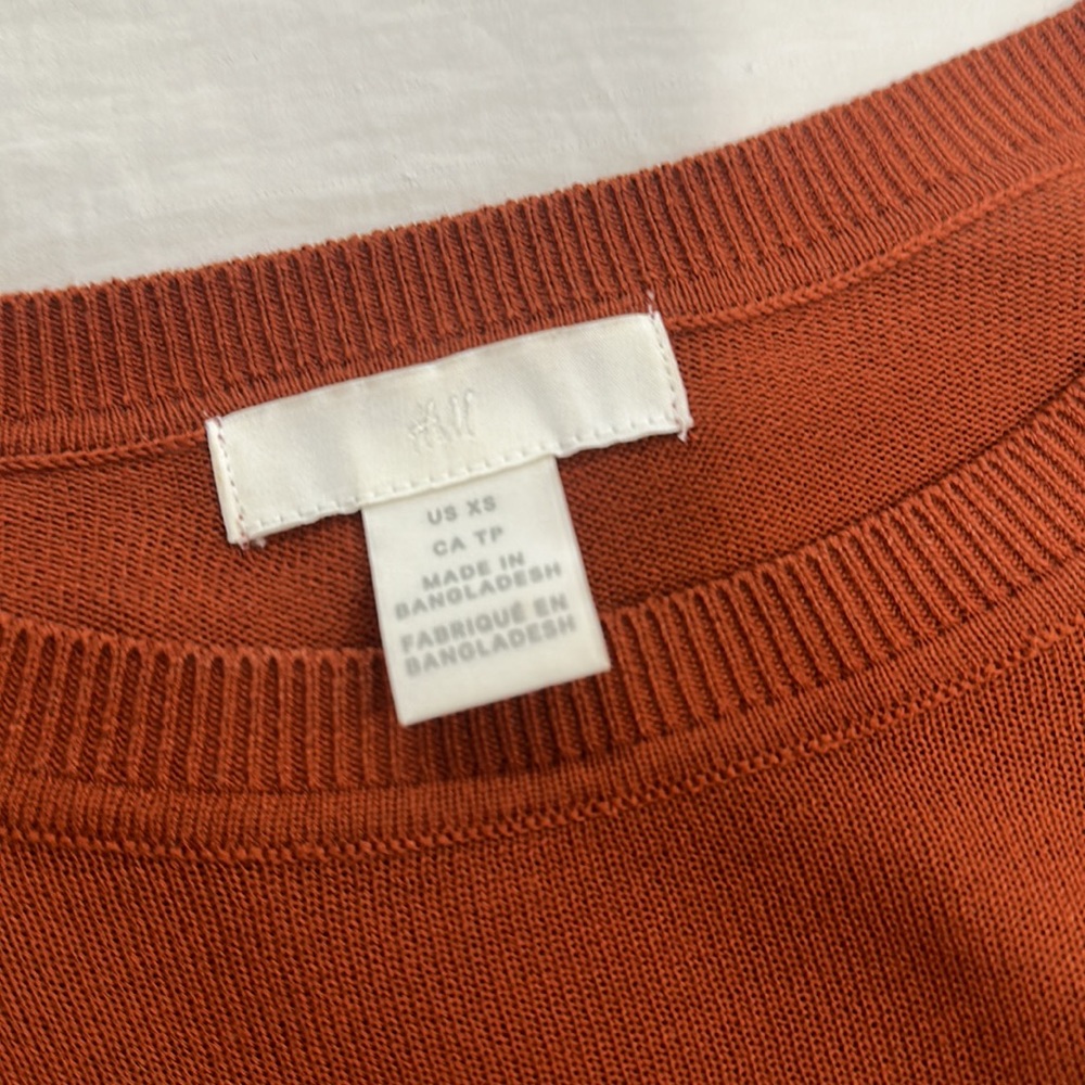 H&M sweater - Picture 2 of 4